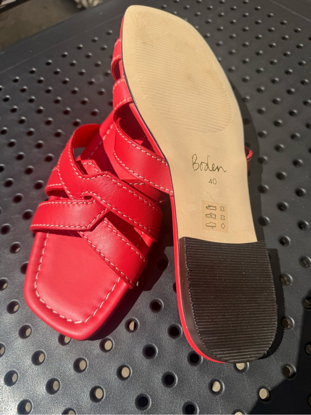 Boden Red Leather Crisscross Flat Sandals Size 40/9 - 9.5 NWOT - Picture 2 of 5